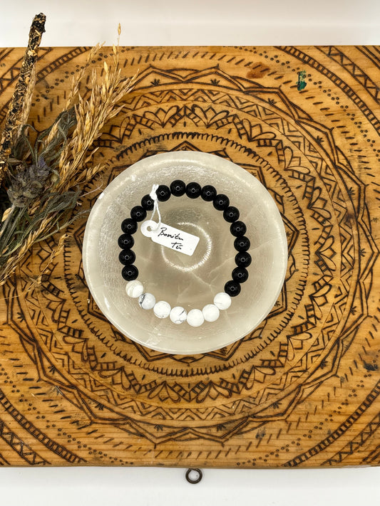 🤍 Pulsera Obsidiana y Magnesita – “Calma y Liberación Interior” 🌿