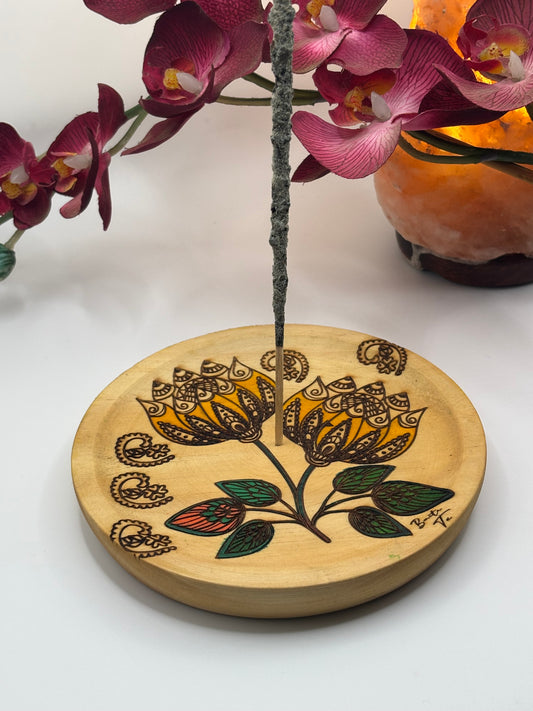 🌼 Porta Incienso para varilla “Capullos de Vida” – Belleza en transformación 🌷