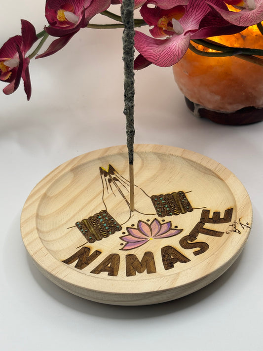 🙏 Porta Incienso para varilla “Namasté” – Armonía que florece 🌸